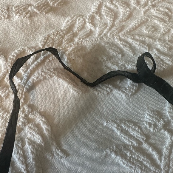 Adorable Salvatore Ferragamo snake skin like black bag! - Picture 10 of 11